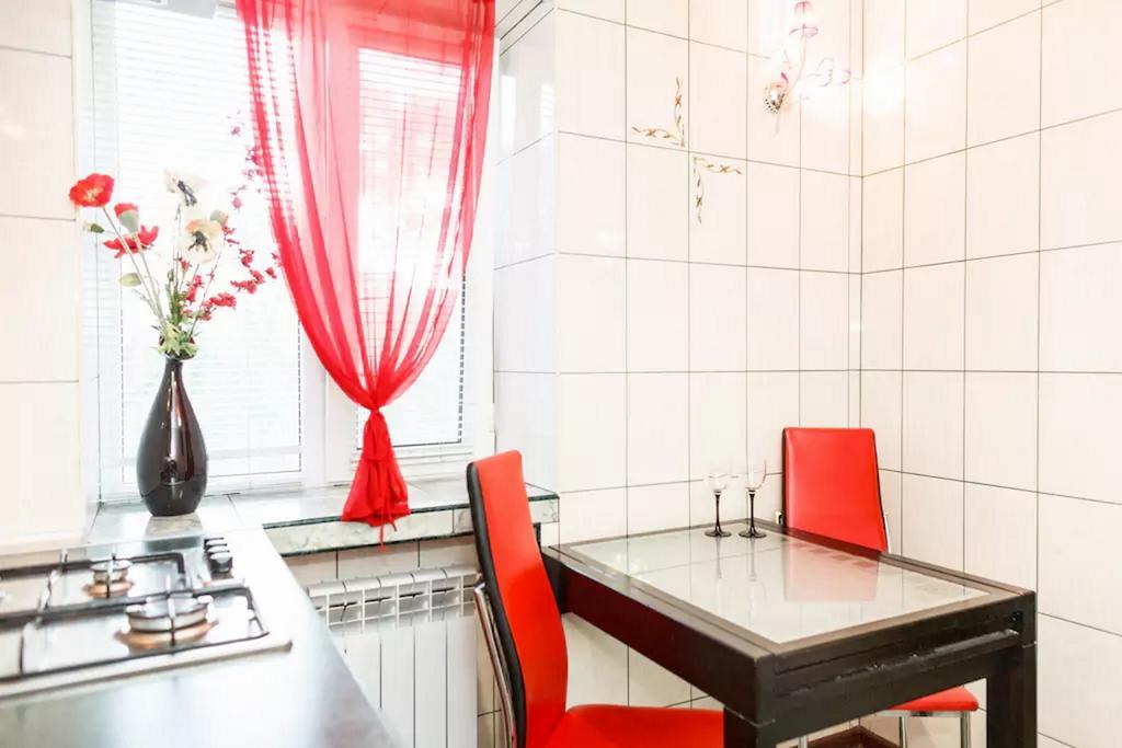 Apartment On Nezalezhnoy Ukrаiny Near Intourist Hotel Zaporizhia Dış mekan fotoğraf